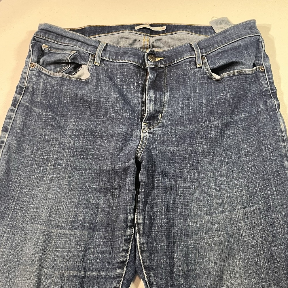 Levis Women's Classic Bootcut Size 16 33 X 32 Medium Wash - Picture 3 of 6